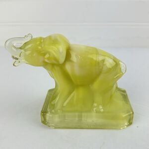 Vintage Boyd Glass Figurine Yellow Zack the Elephant Cornsilk Slag Cadmium Glow